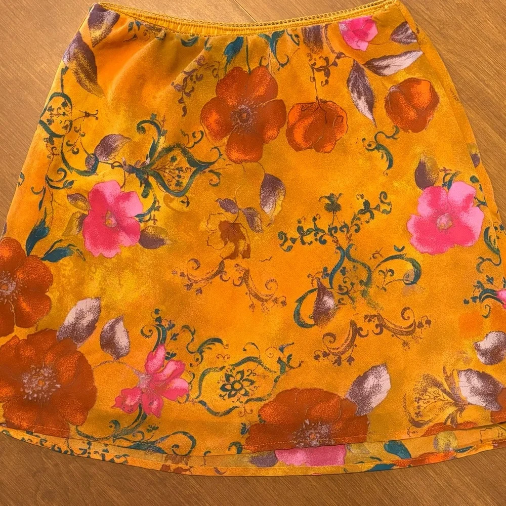 Floral a-line mini skirt, y2k fairy vibes. Xxs